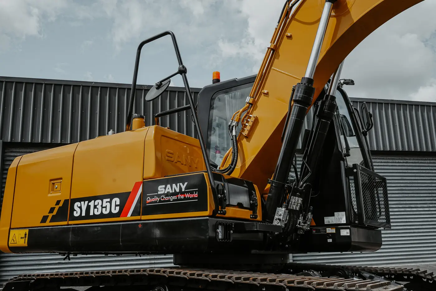 SANY SY135C compact excavator, photo 3