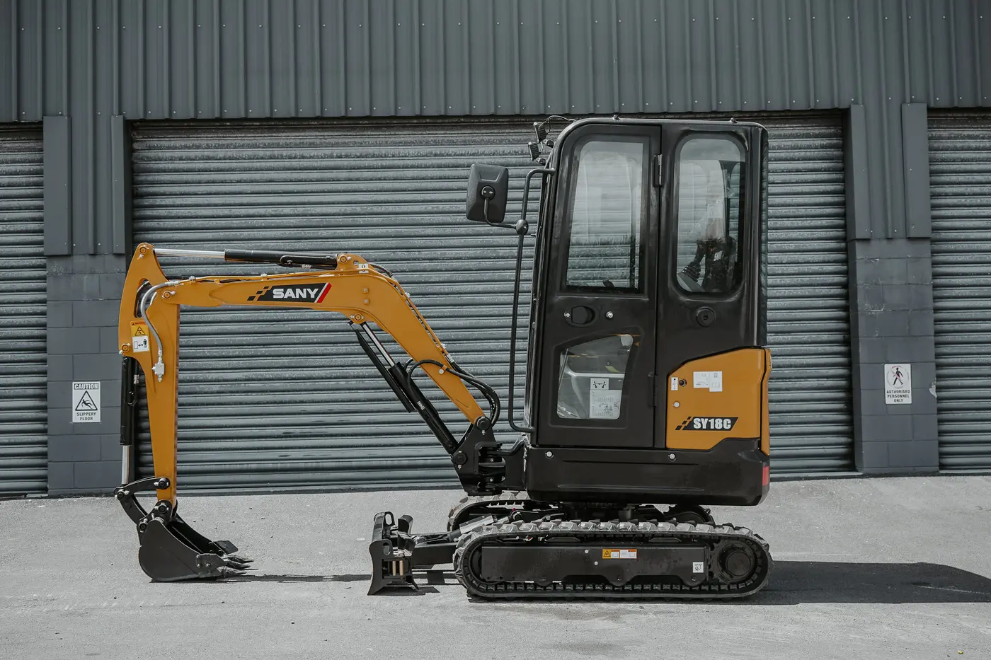 SANY SY18C mini excavator, photo 2