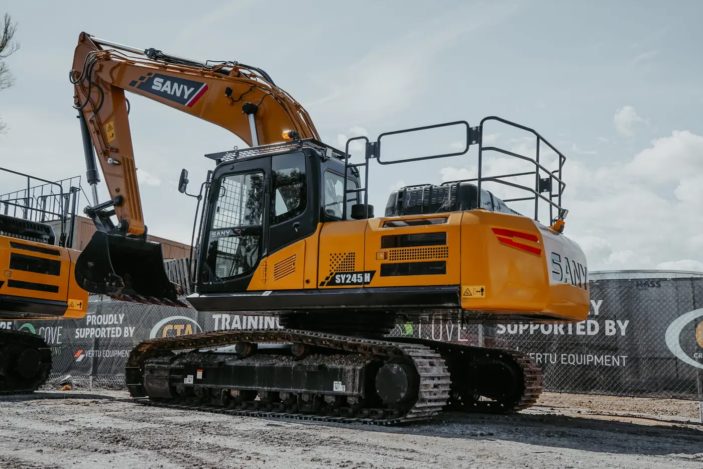 SANY SY245H medium excavator